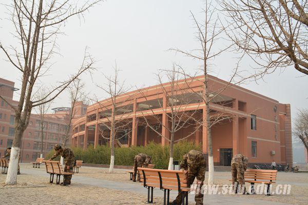 土建學(xué)院國(guó)防生舉辦“雷鋒月”志愿活動(dòng)