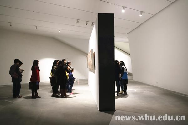 敦煌壁畫藝術(shù)精品正在展出組圖