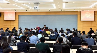 全國人大代表、校長賈鎖堂與我校學子面對面 解讀“兩會”精神