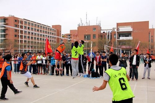 能動(dòng)學(xué)院勇奪校運(yùn)會(huì)學(xué)生男排比賽冠軍