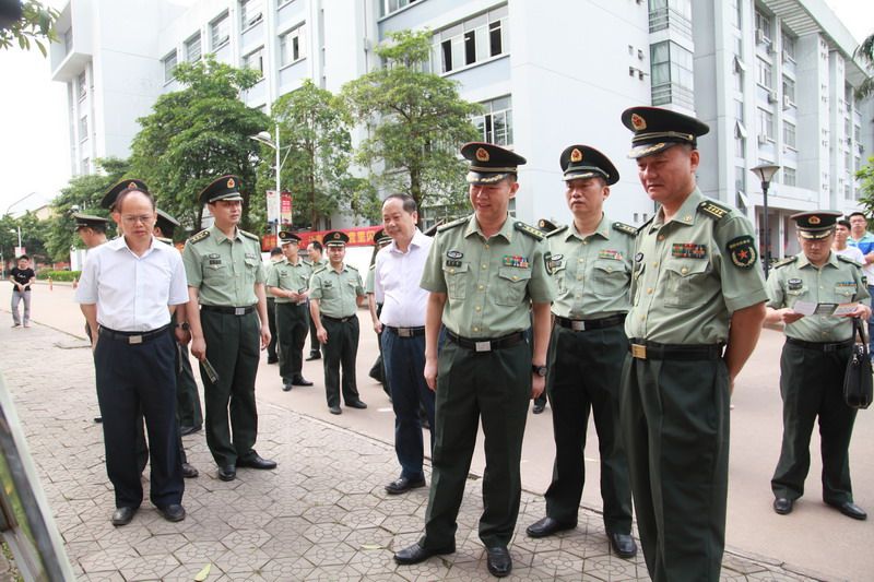 2016年玉林市“大學(xué)生征兵工作宣傳月活動”啟動儀式在我校舉行2016-05-11 152423   作者朱燕河 梁雯雯 何月秋 歐軍武   來源   點擊