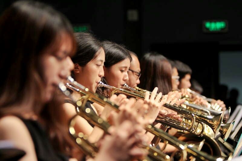 師范學院現(xiàn)代樂團在玉蘭大劇院舉辦“流光溢彩”專場音樂會